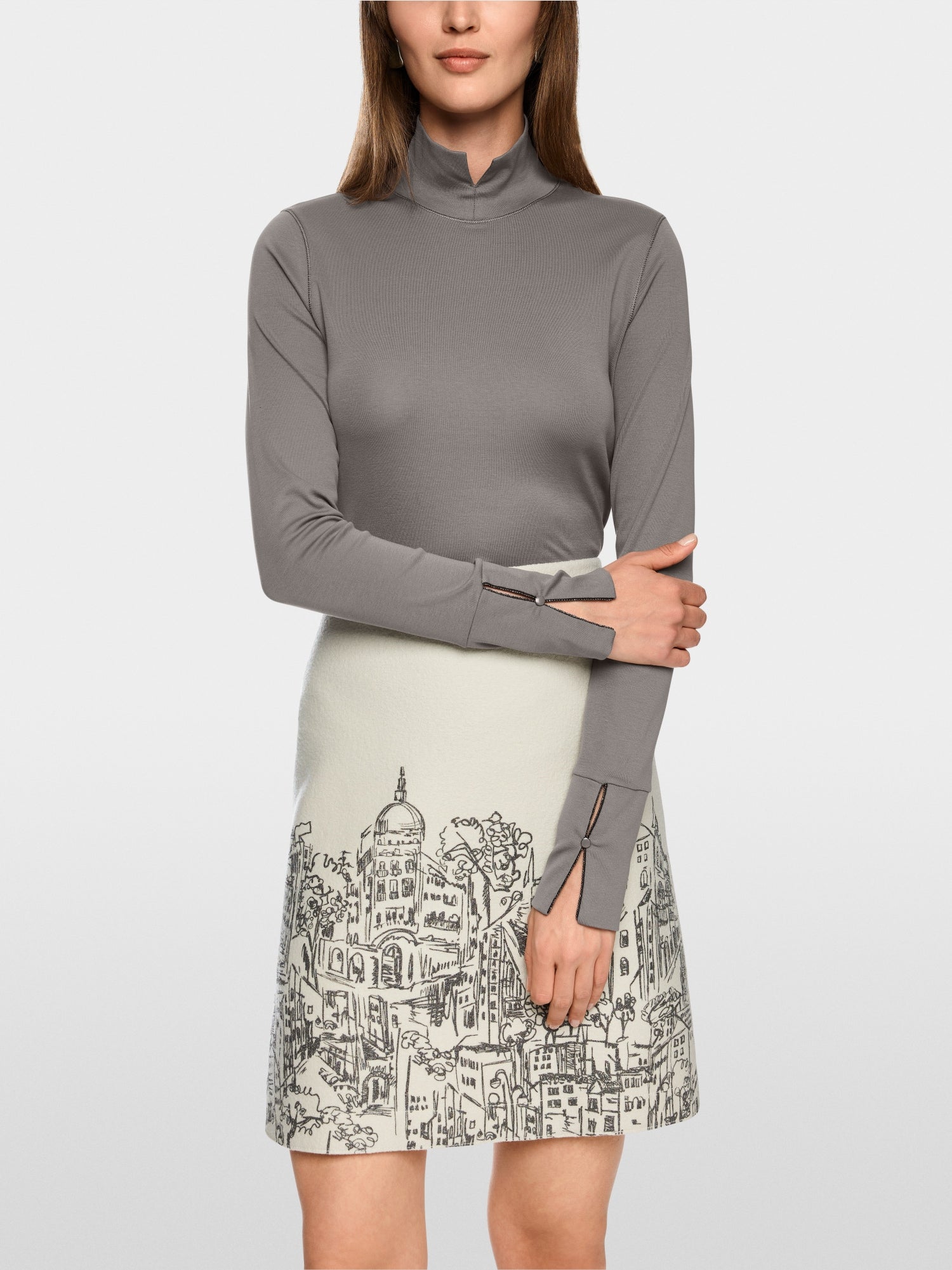 Long-sleeved T-shirt