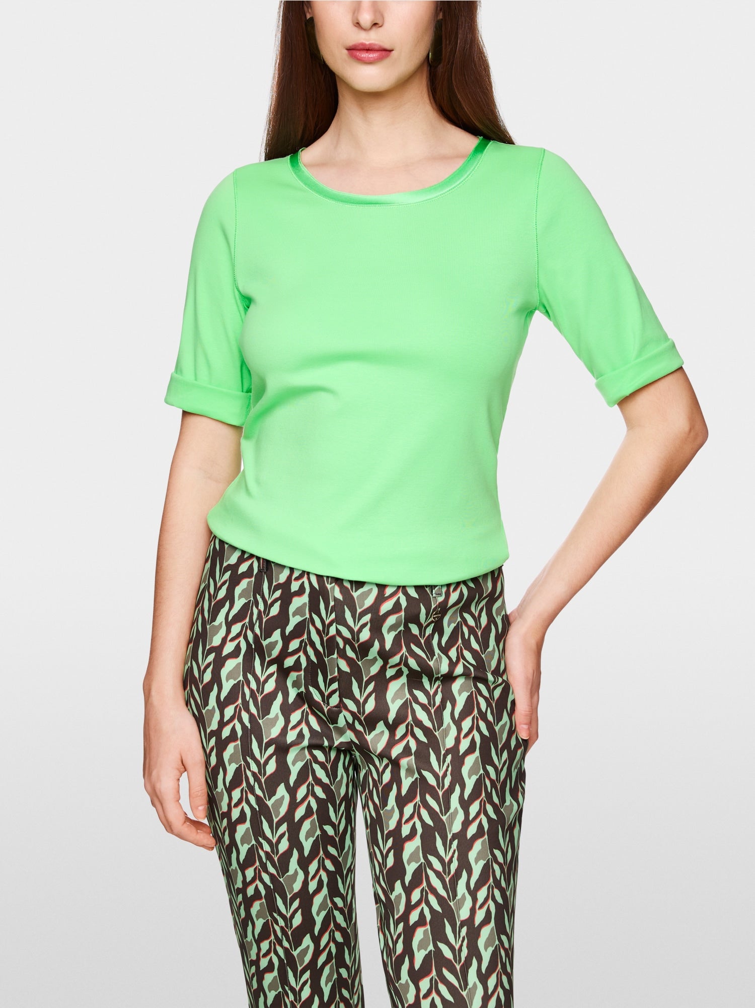 T-shirt with half-length sleeves