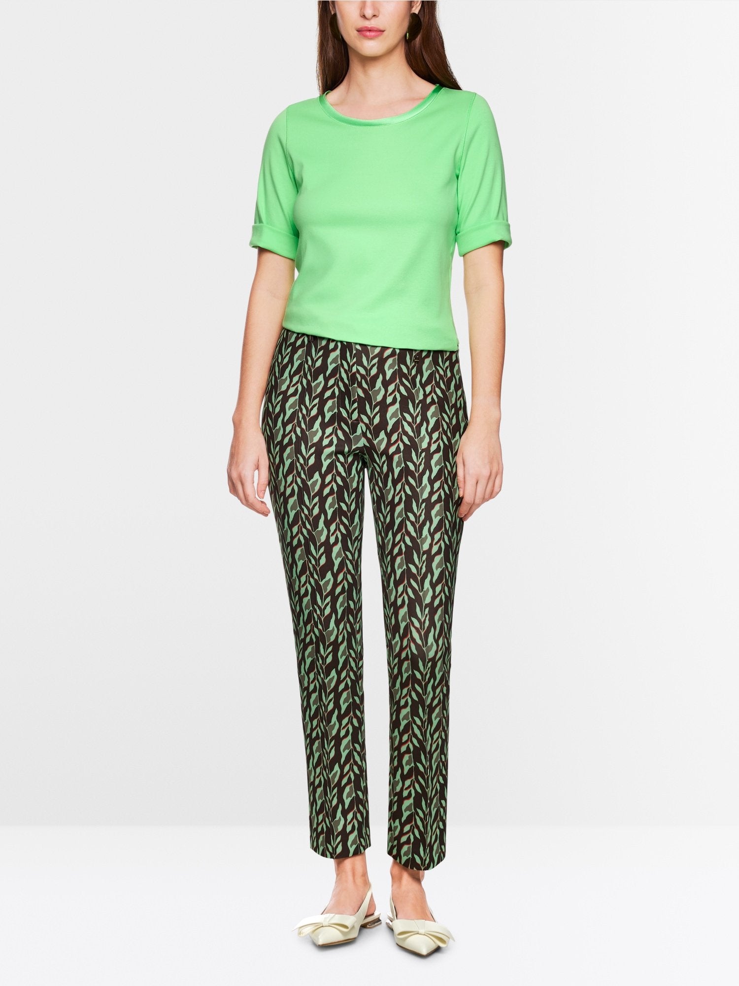 T-shirt with half-length sleeves