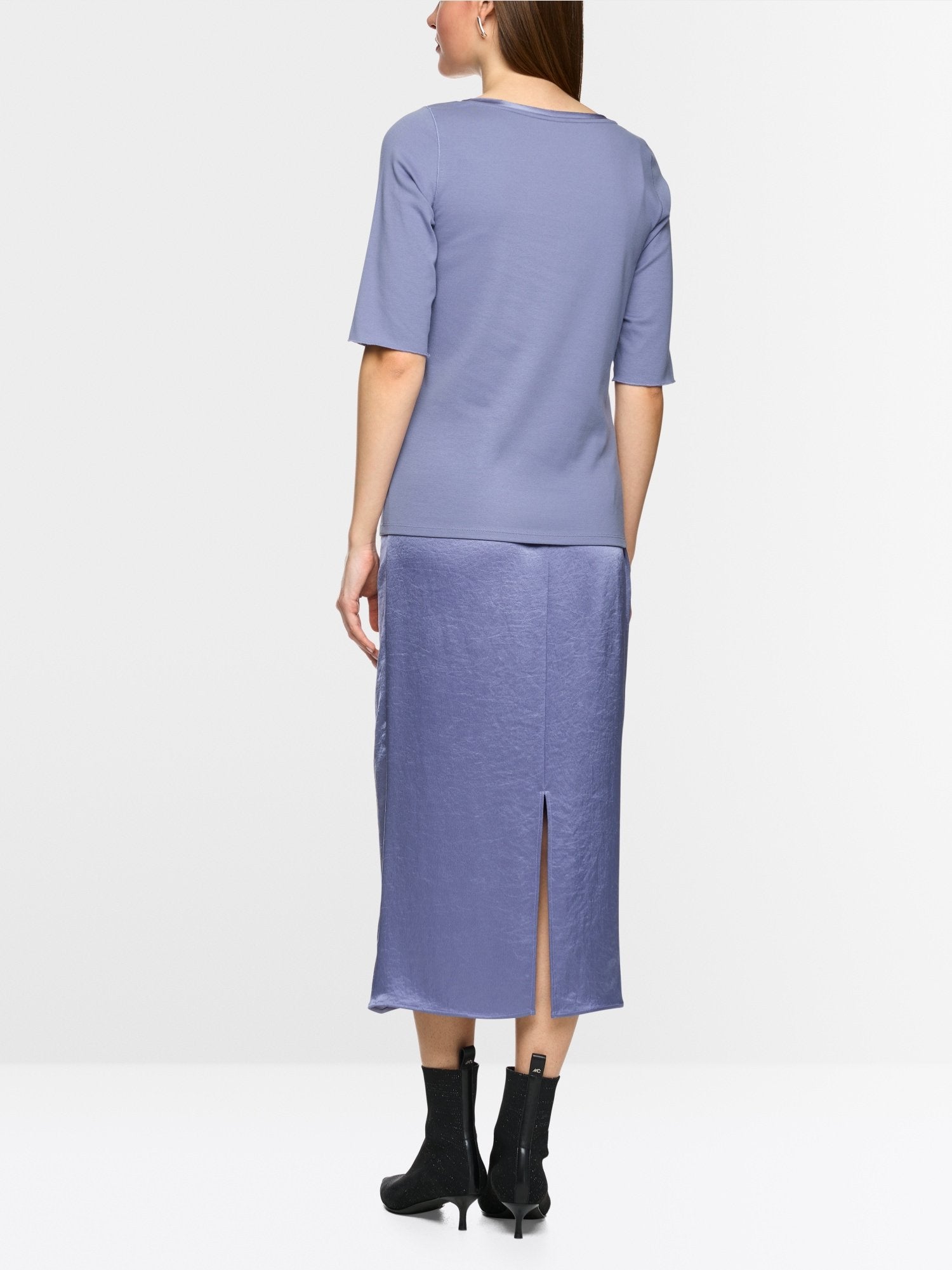 T-shirt with half-length sleeves