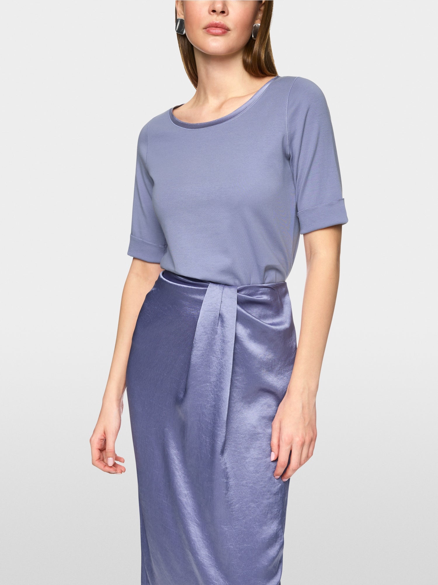 T-shirt with half-length sleeves