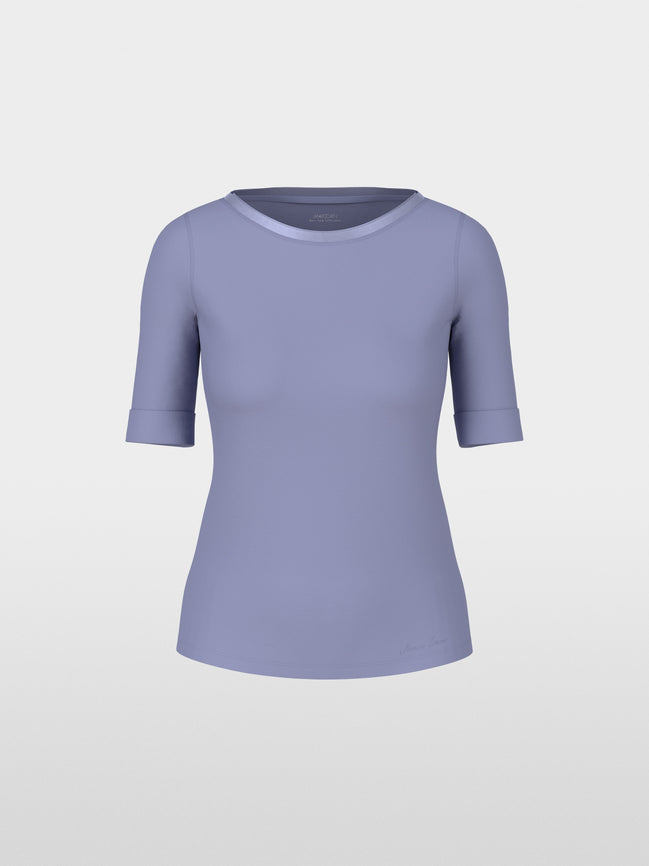 T-shirt with half-length sleeves