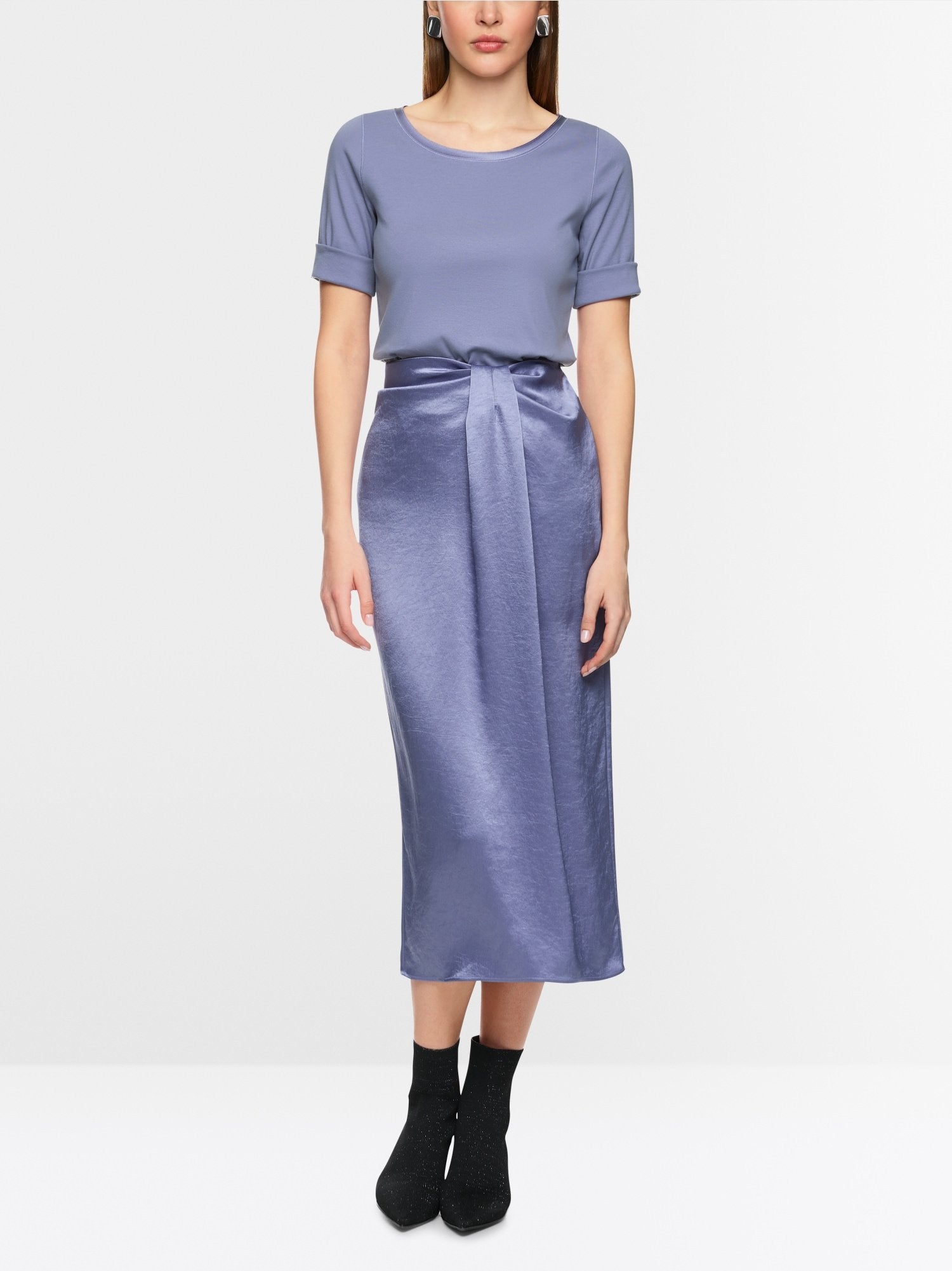T-shirt with half-length sleeves