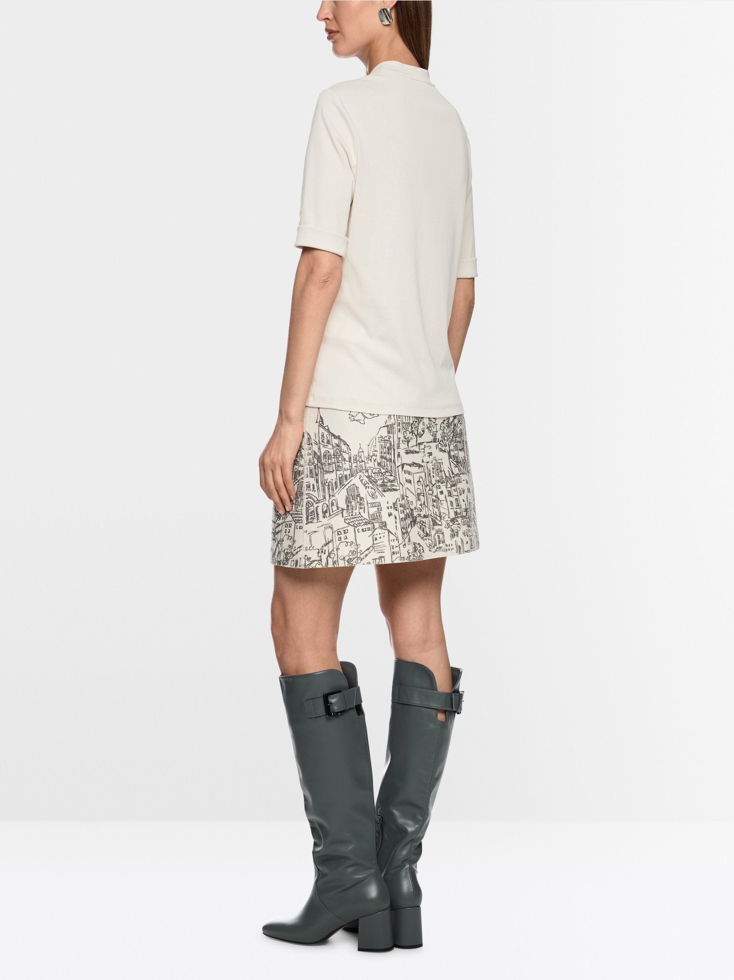 Shirt with sparkling flowers