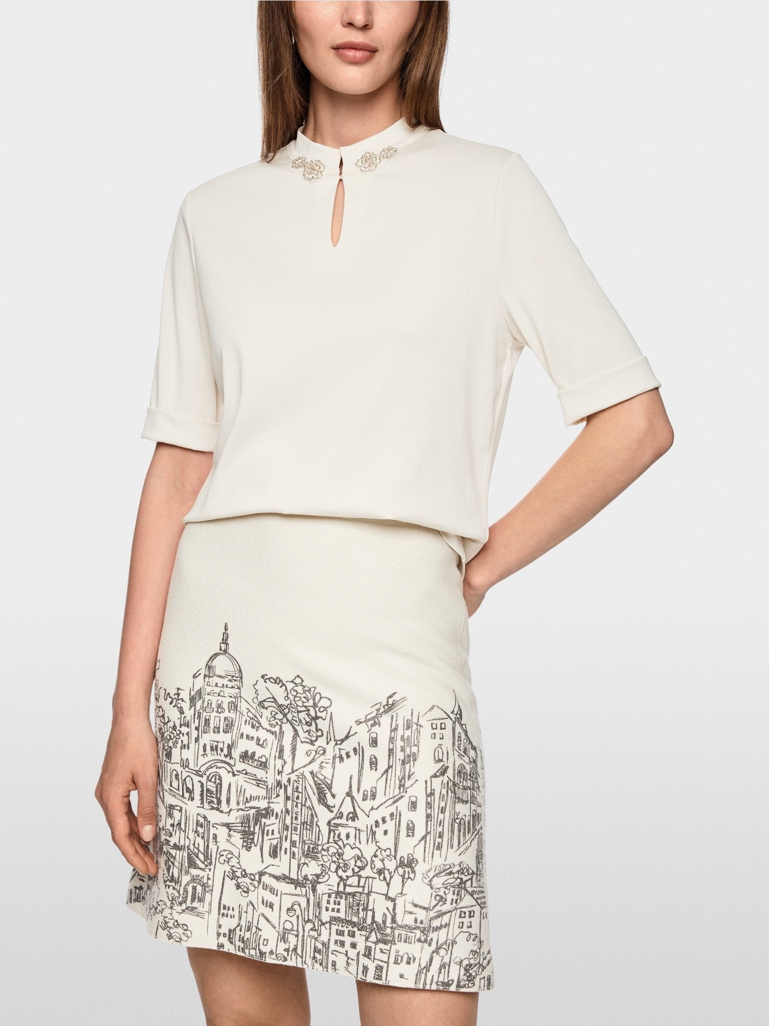 Shirt with sparkling flowers