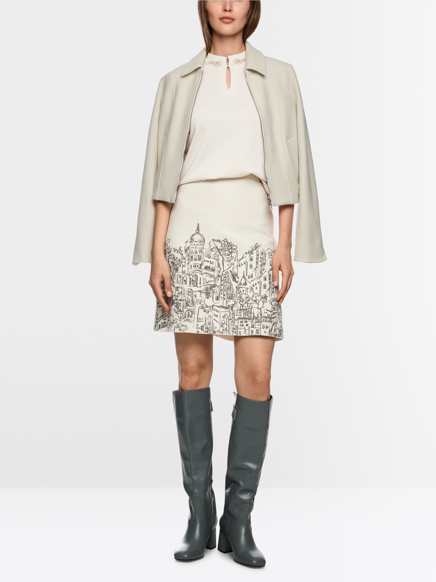 Shirt with sparkling flowers