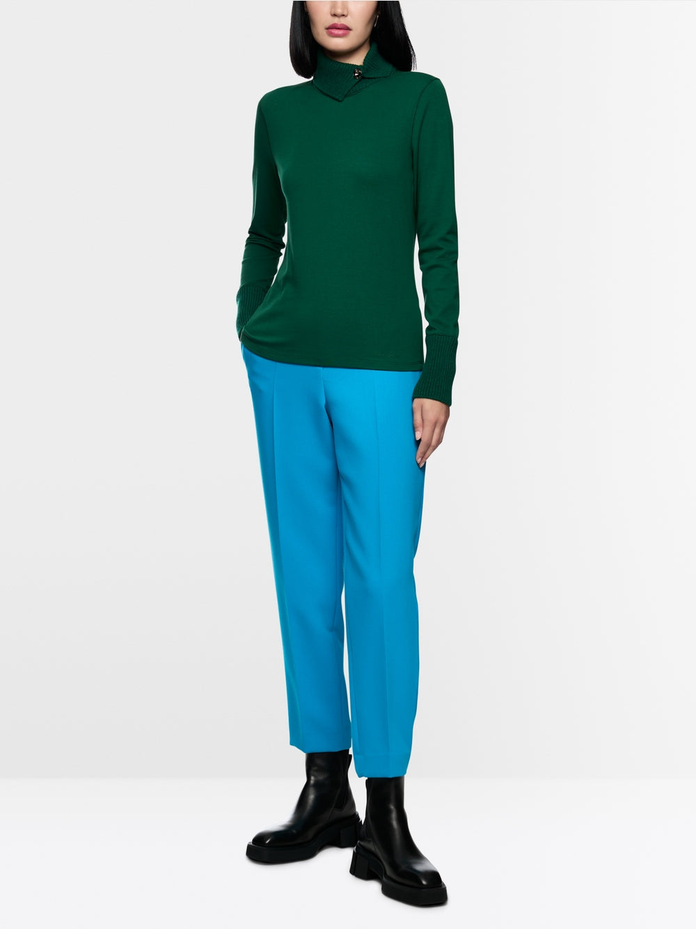 Long-sleeved top with knit collar