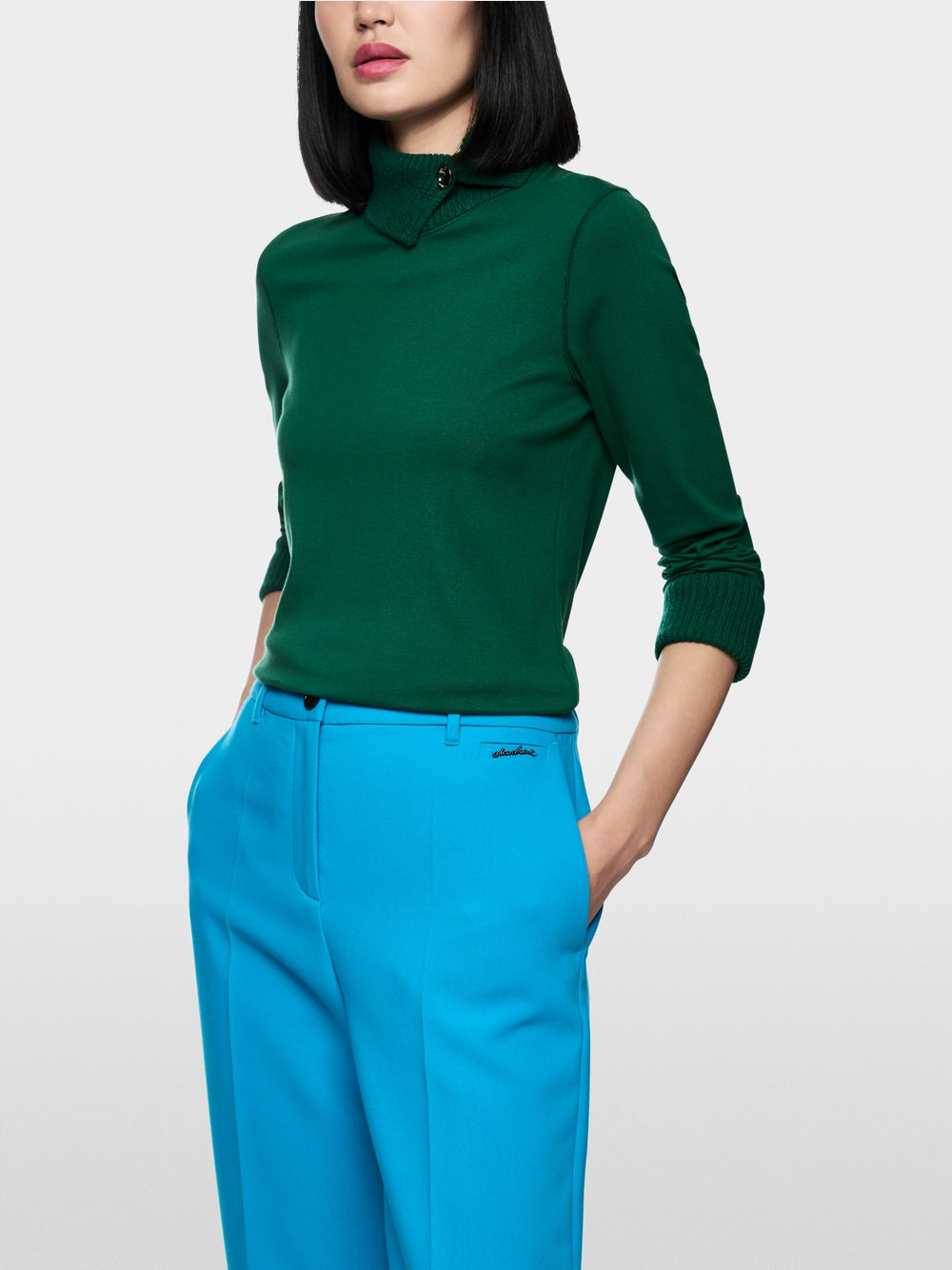 Long-sleeved top with knit collar