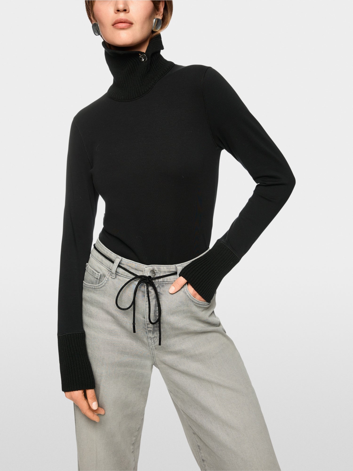 Long-sleeved top with knit collar