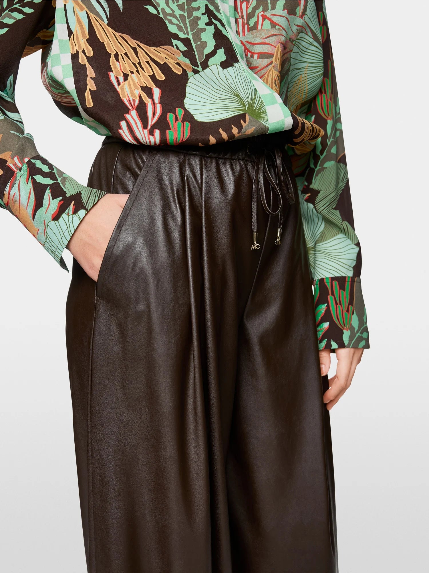 WINNIPEG faux leather trousers