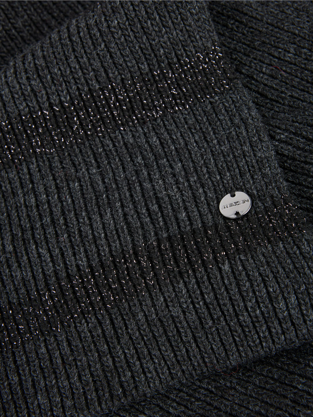 Scarf with stripes and lurex threads