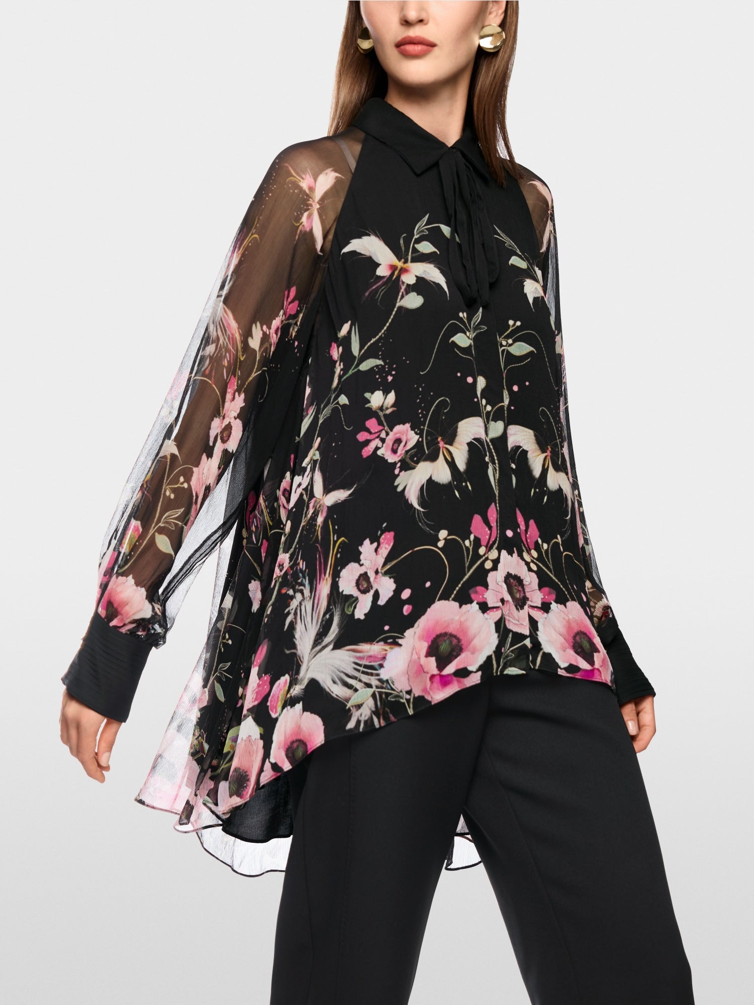 Long blouse with floral pattern
