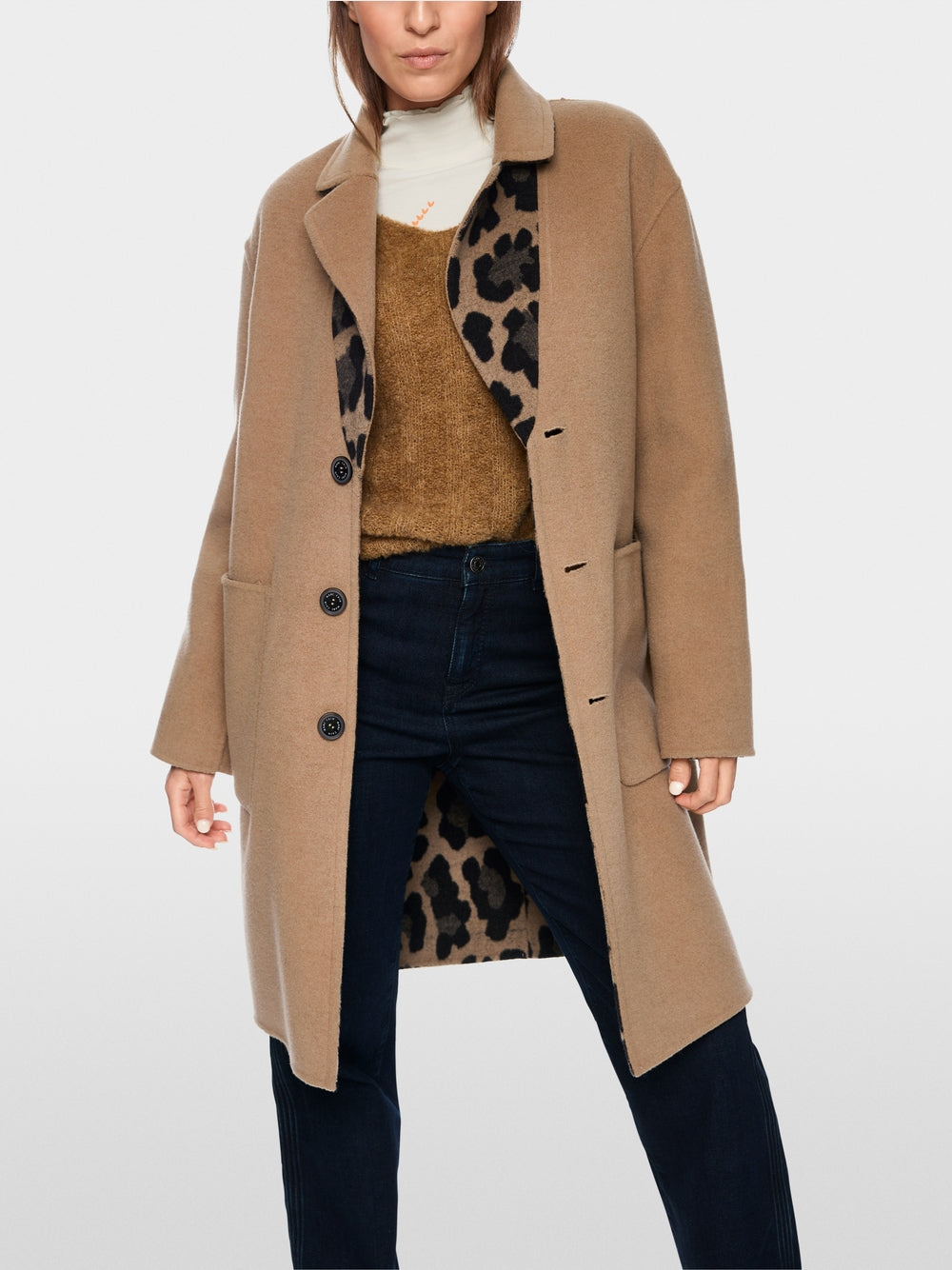 Reversible coat with leopard print