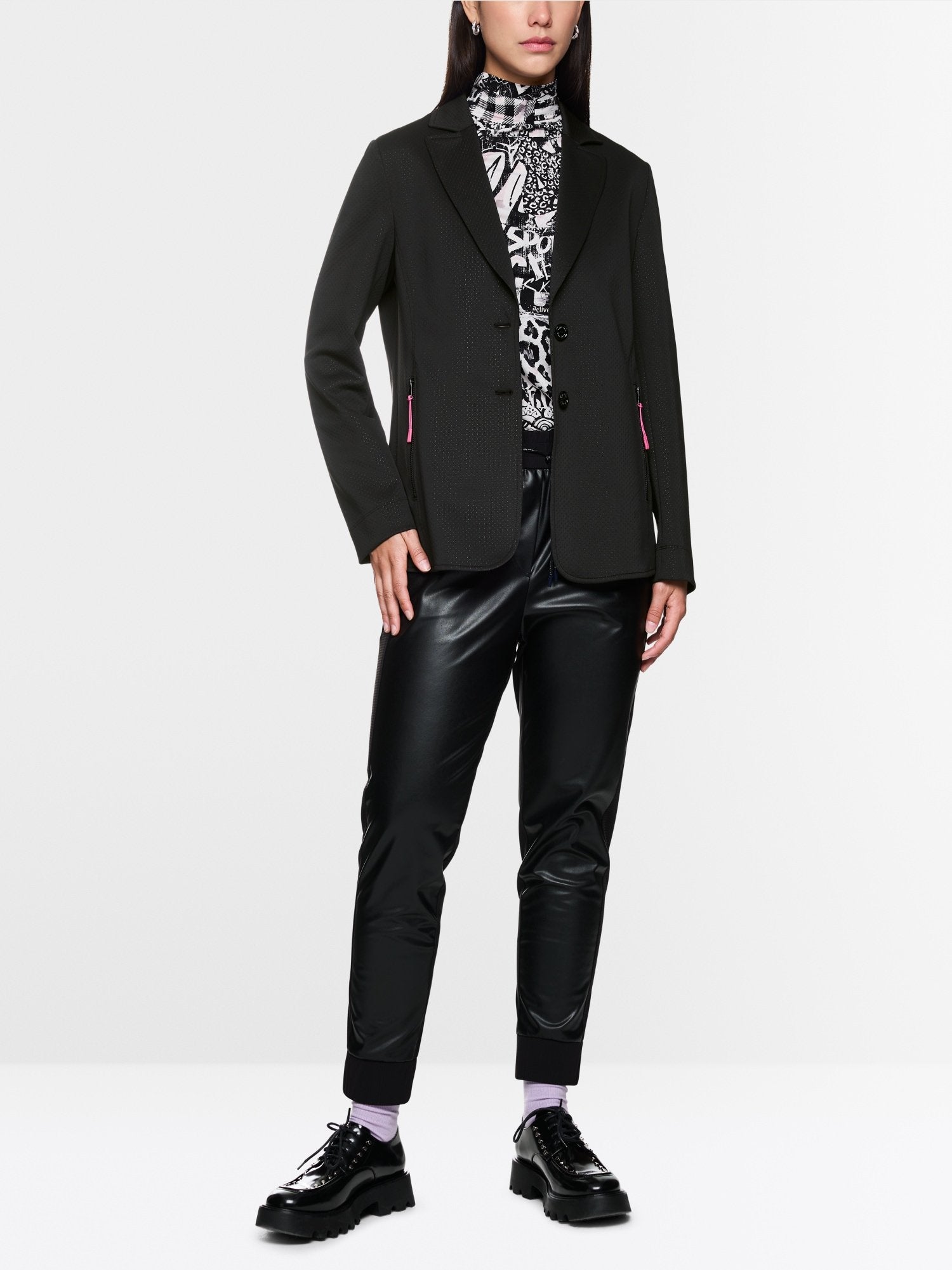 Sporty blazer in mesh look