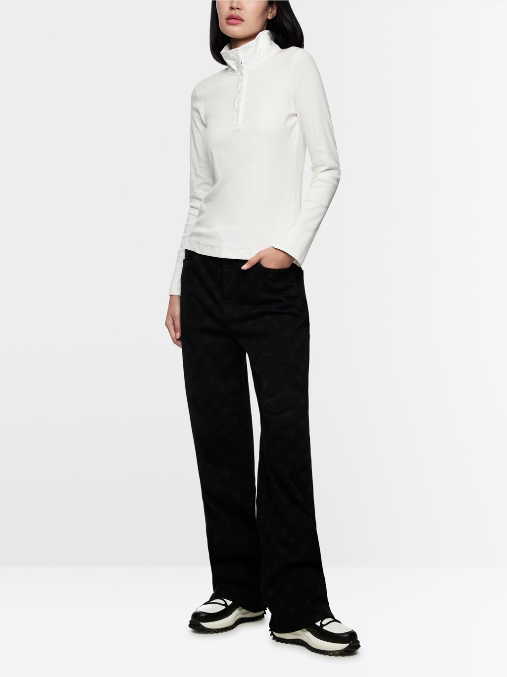 Ribbed shirt with shiny collar