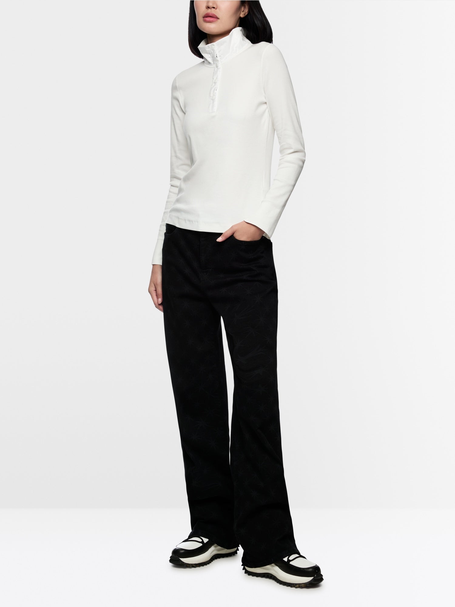 Ribbed shirt with shiny collar