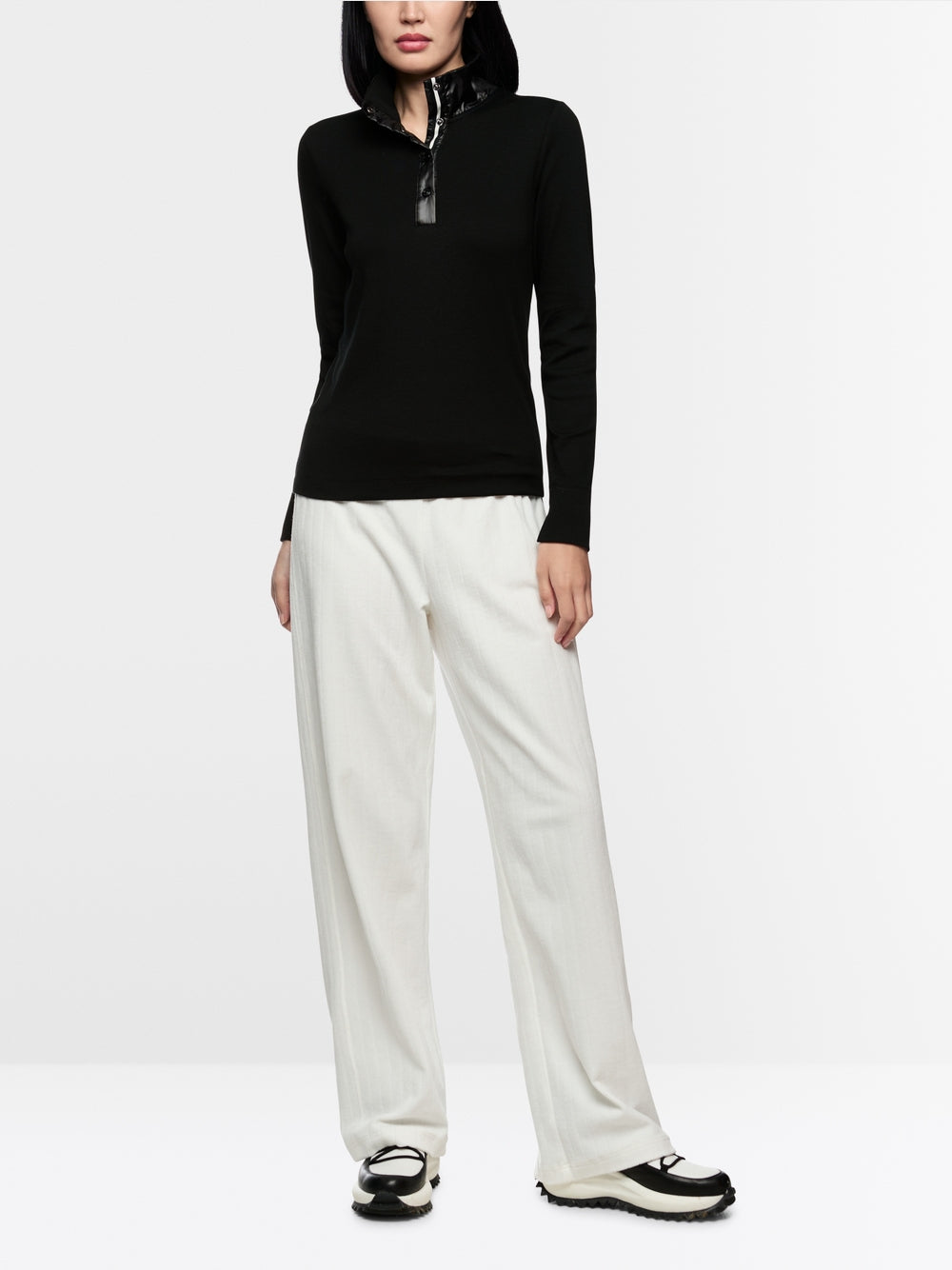 Ribbed shirt with shiny collar