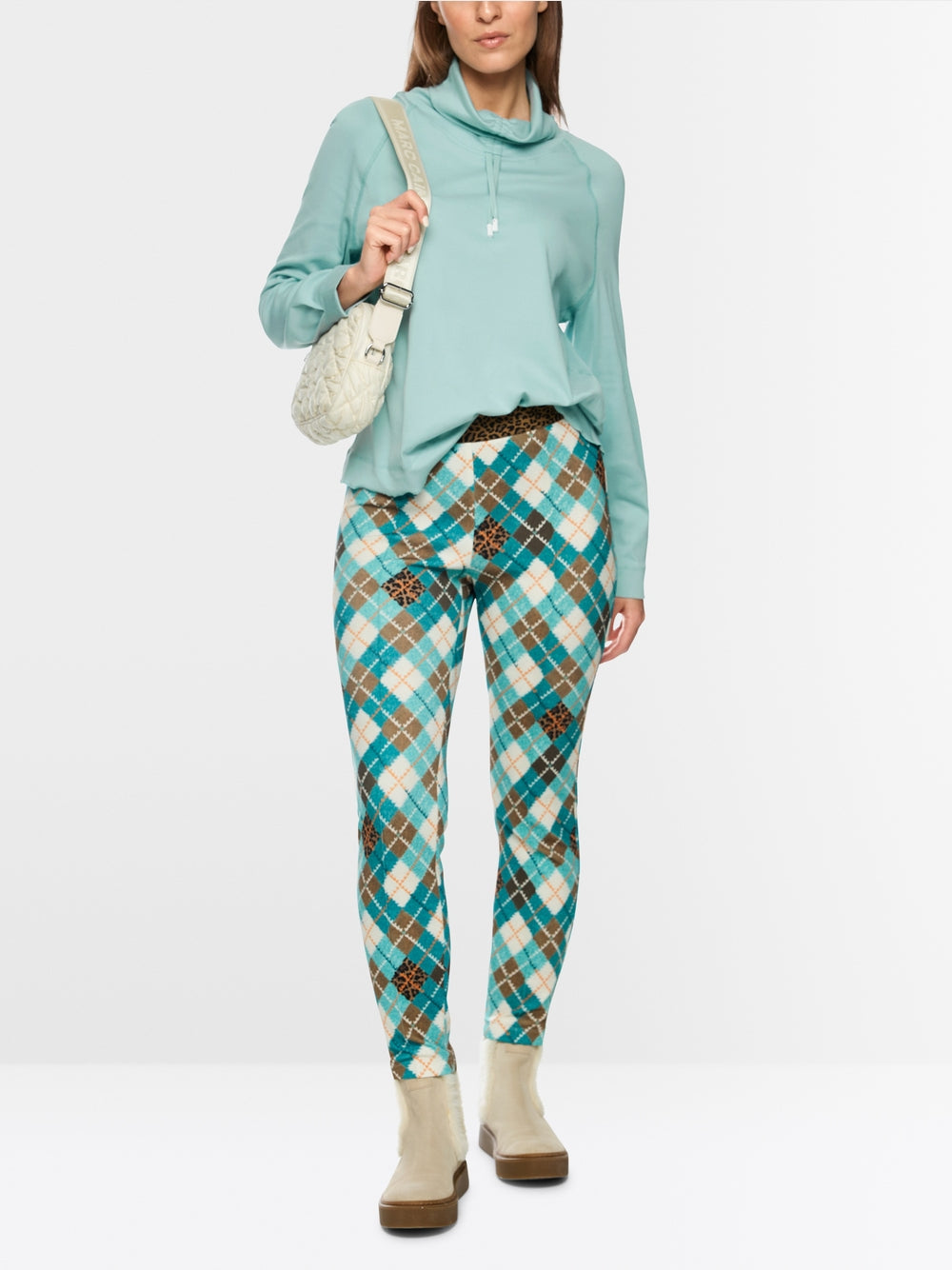 Long-sleeved turtleneck with drawstring