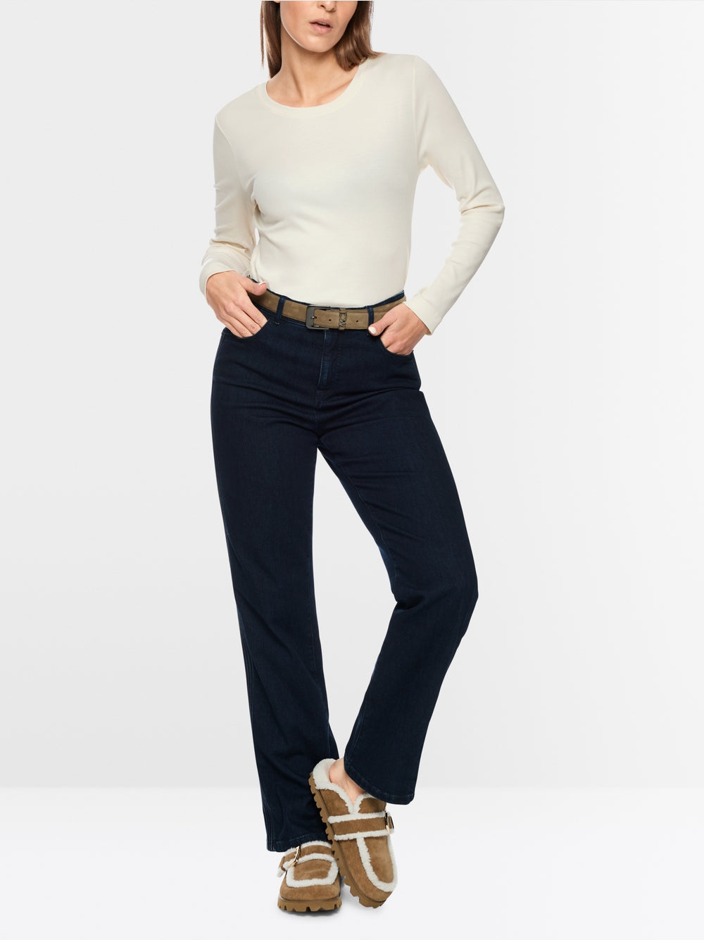 Classic plain long-sleeved shirt