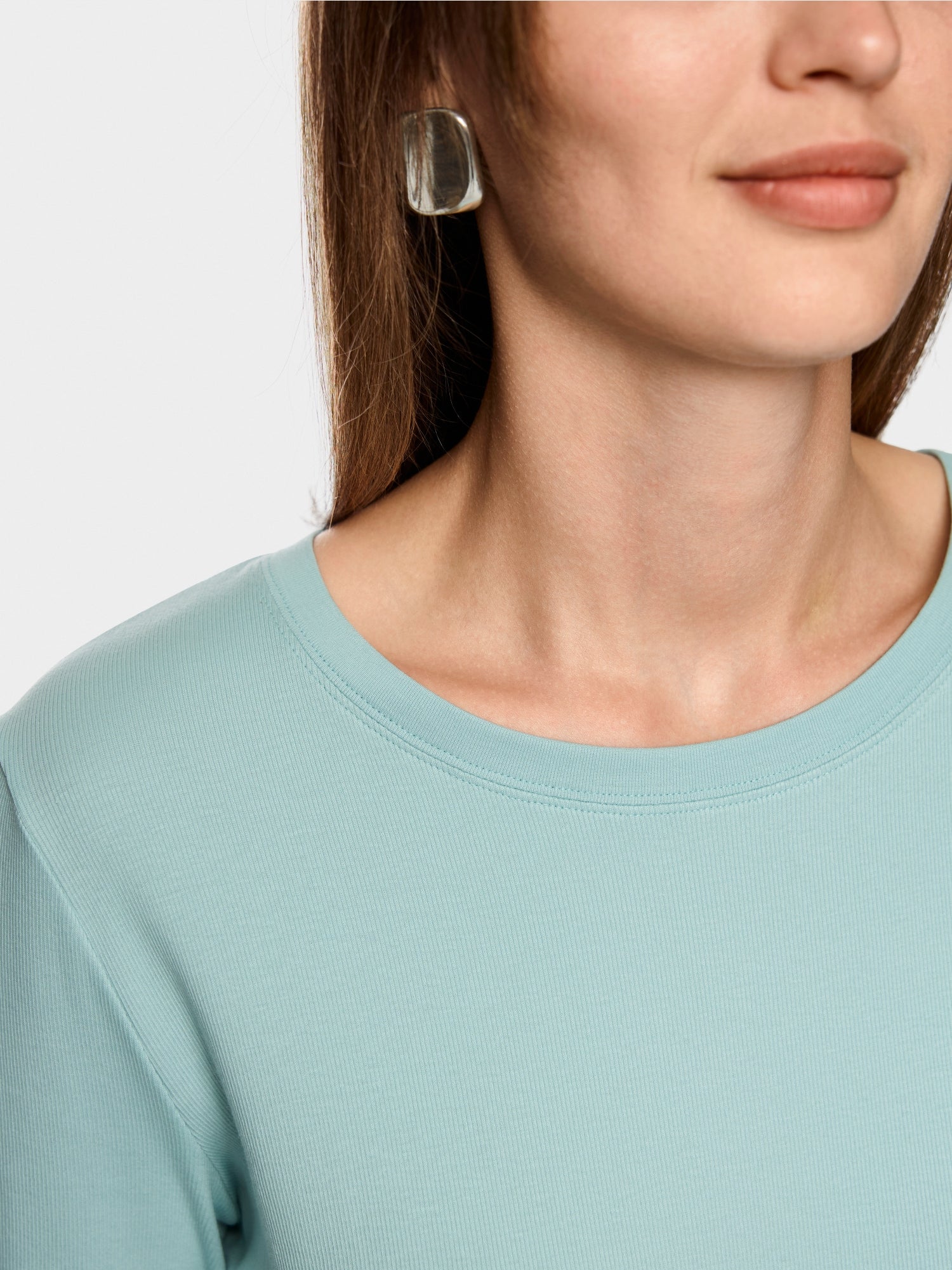 Classic plain long-sleeved shirt