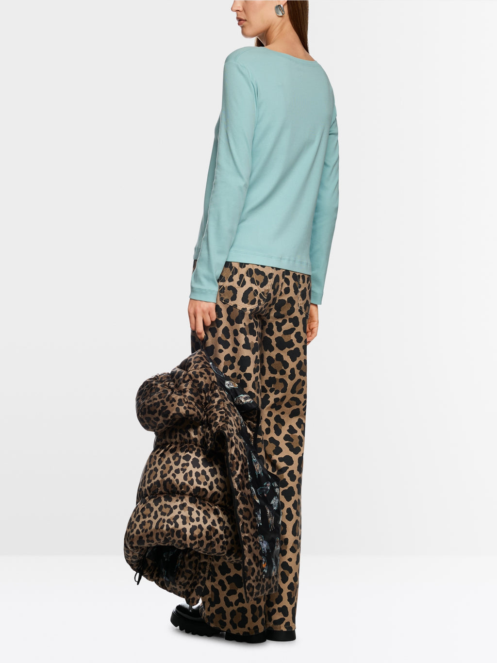 Classic plain long-sleeved shirt