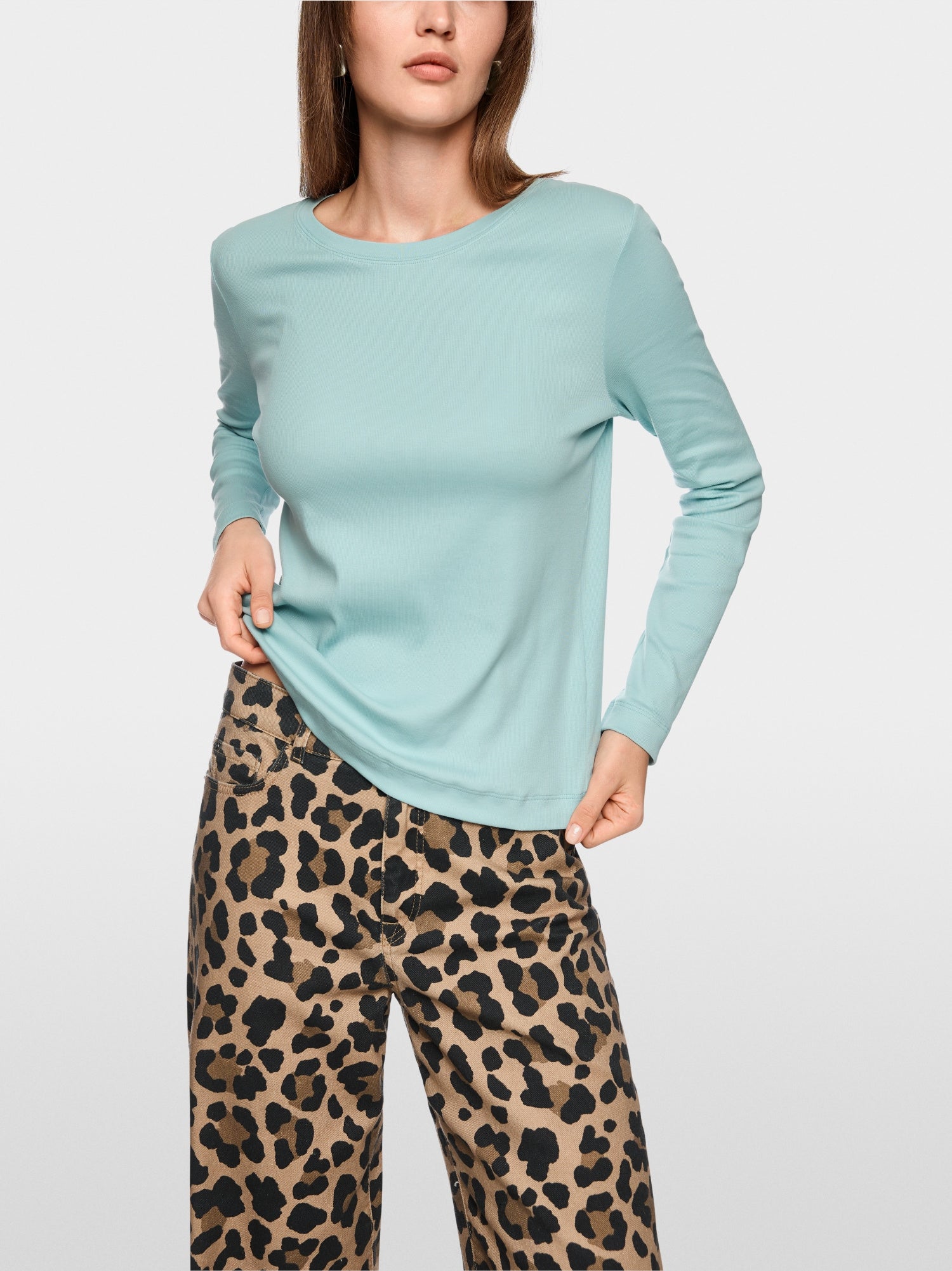 Classic plain long-sleeved shirt