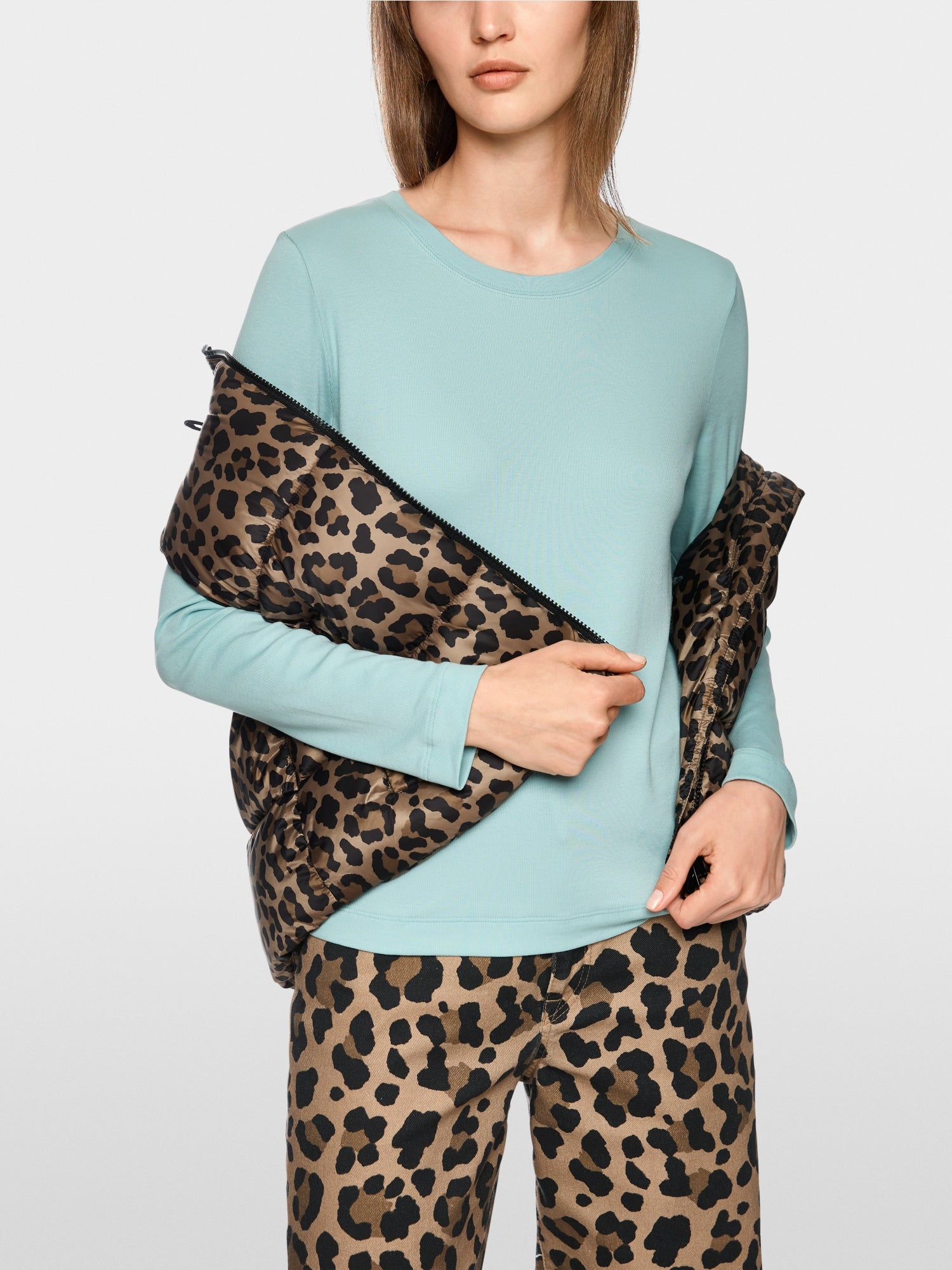 Classic plain long-sleeved shirt