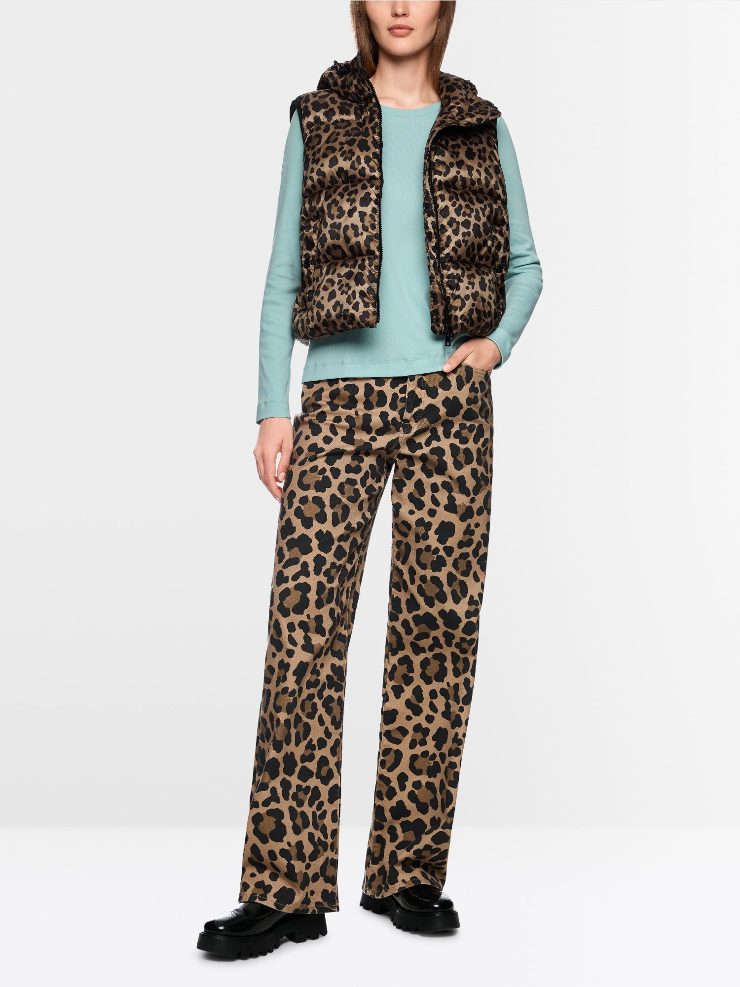 Classic plain long-sleeved shirt