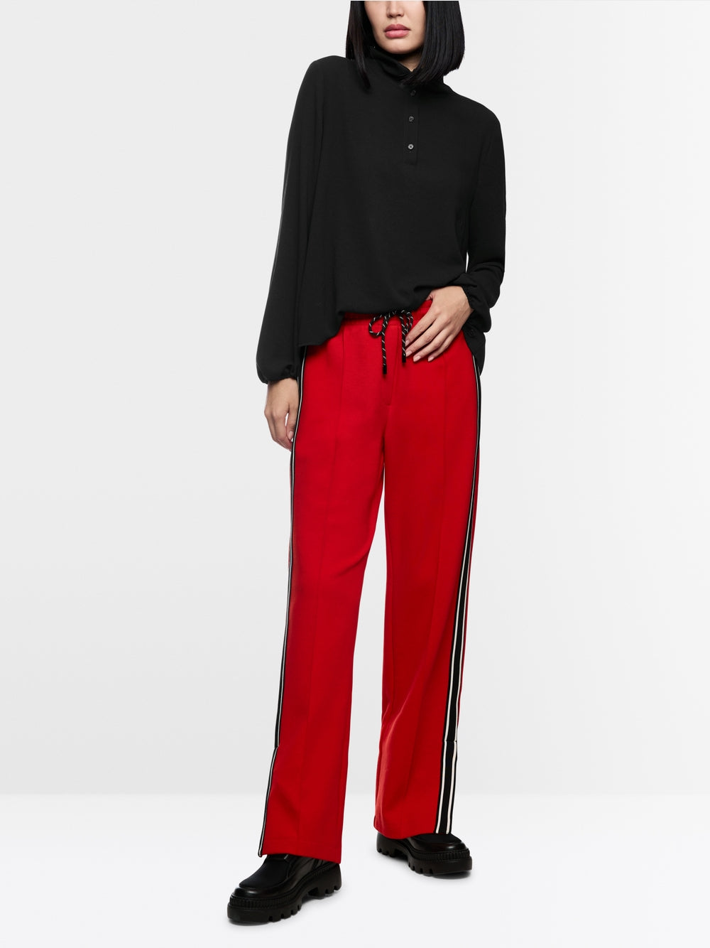 Flowing tunic blouse with collar