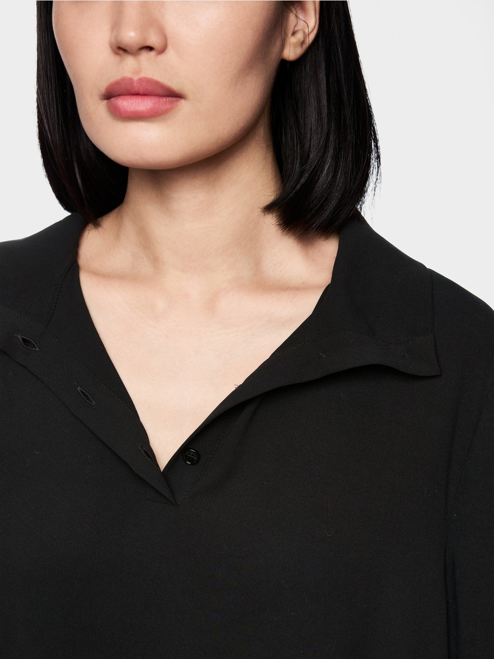 Flowing tunic blouse with collar