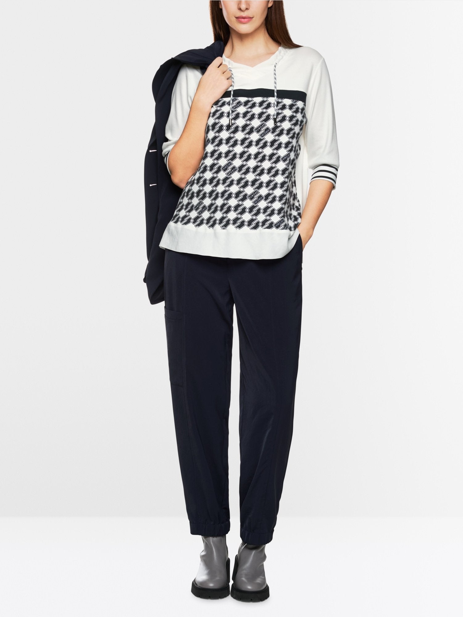 Blouse shirt with cube design