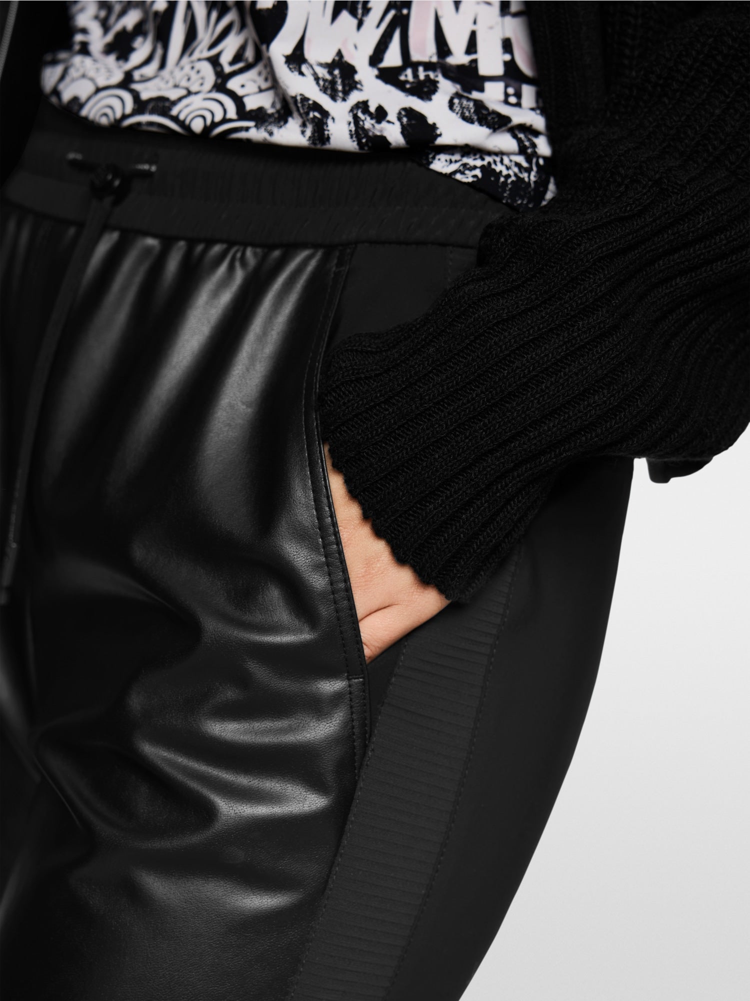 RHODOS jogging-style trousers